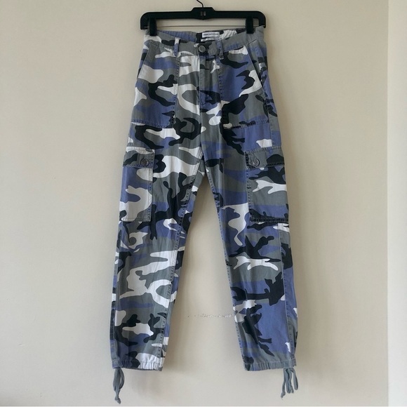 Urban Outfitters Pants - Urban Outfitters Blue Camo Cargo Pants size 0